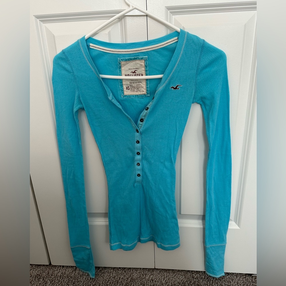 Y2K VERY RARE Hollister Sky Blue / Turquoise Button-Up Henley VINTAGE